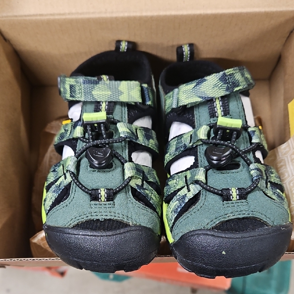 Keen Seacamp Sandal US 11 Little Kid. New In Box.